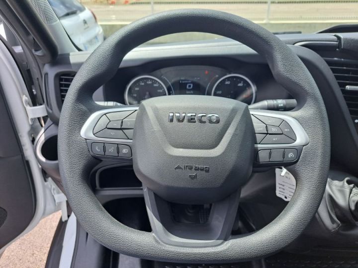 Commercial car Iveco Daily Other 35C18 CAISSE FRIGO 62000E HT Blanc - 26