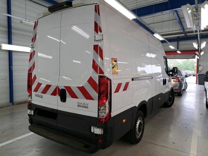 Commercial car Iveco Daily Other 35s Fg 35s Fg 35s14 V12 Hi-Matic BLANC - 2