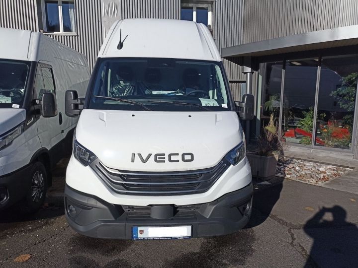 Commercial car Iveco Daily Other 35S FG 35S18H 3.0 V18 HI-MATIC Blanc - 1