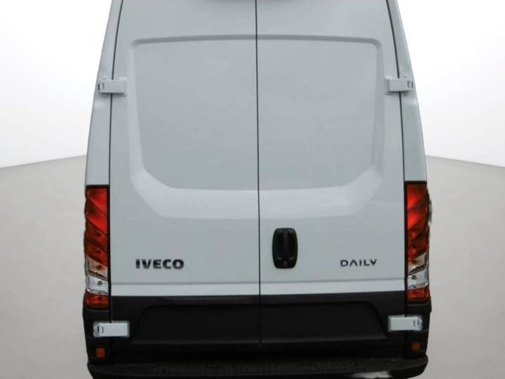 Commercial car Iveco Daily Other FOURGON 35C18 Rj EMPATTEMENT 4100 H2 3.0 TD 180 Blanc - 4