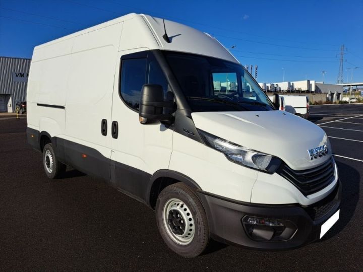 Commercial car Iveco Daily Other FOURGON 35S16 L3 39000E HT Blanc - 1