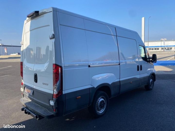 Commercial car Iveco Daily Other VU S18 3.0D 175CH AGILE 31658.33HT Blanc - 5