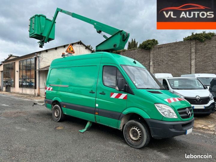 Commercial car Mercedes Sprinter Other Mercedes Nacelle 12 mètres 313 CDI 130cv Année 2012 Vert - 1