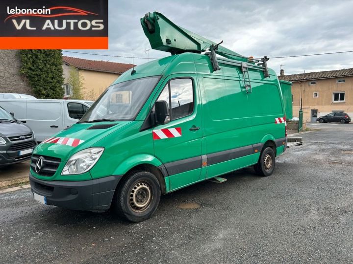 Commercial car Mercedes Sprinter Other Mercedes Nacelle 12 mètres 313 CDI 130cv Année 2012 Vert - 2