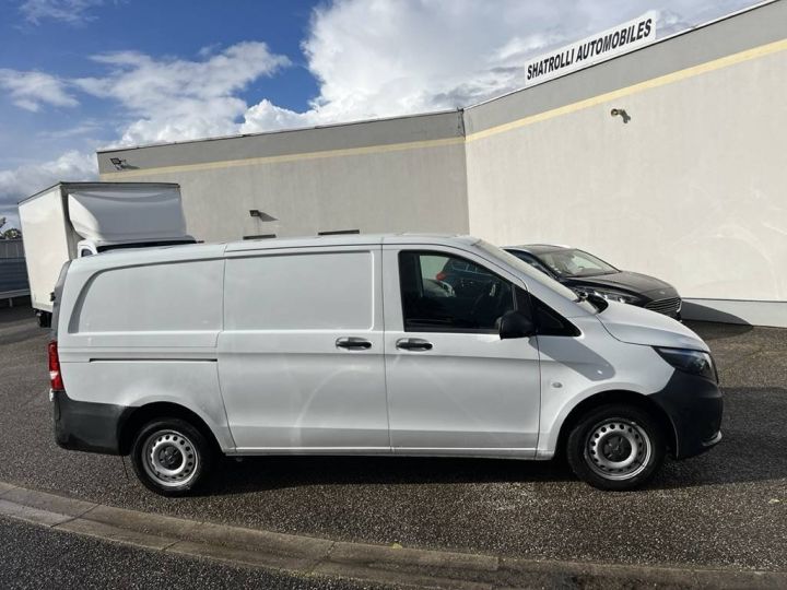 Commercial car Mercedes Vito Other III 114 2.0 CDI 136ch Pro 9G-TRONIC 1erMain 15,000Kms Clim GPS Caméra 24,950euroH.T. / TVA20% BLANC - 5