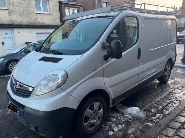 Commercial car Opel Vivaro Other 2L L1H1 115CH 1ère main 3 places 86500KM Blanc - 2