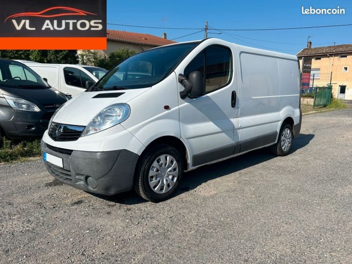 Commercial car Opel Vivaro Other L1H1 2.0 DCI 115 cv Année 2009 Blanc - 2