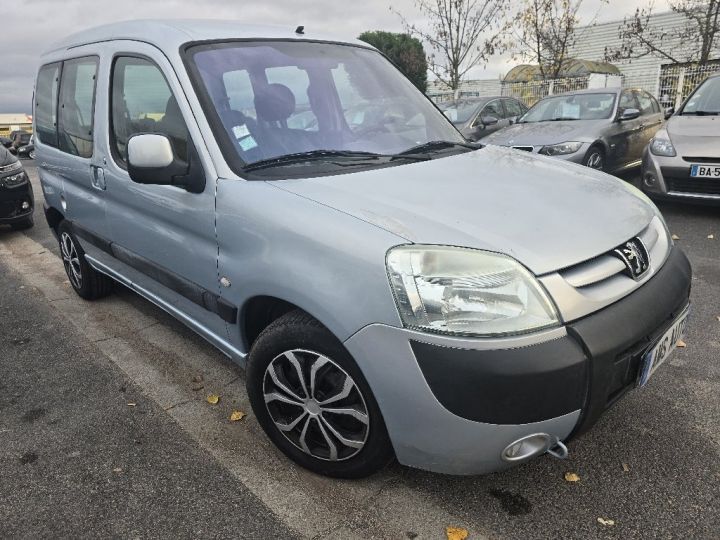 Commercial car Peugeot Partner Other COMBI 2.0 HDi XT Bleu Clair - 3