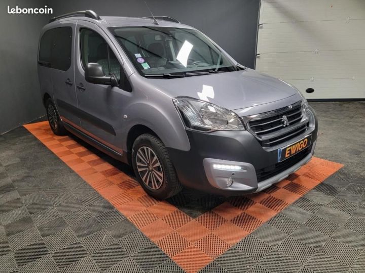 Commercial car Peugeot Partner Other Tepee 1.2 PureTech 110ch OUTDOOR Distri changée 1er main Attelage Gris - 3