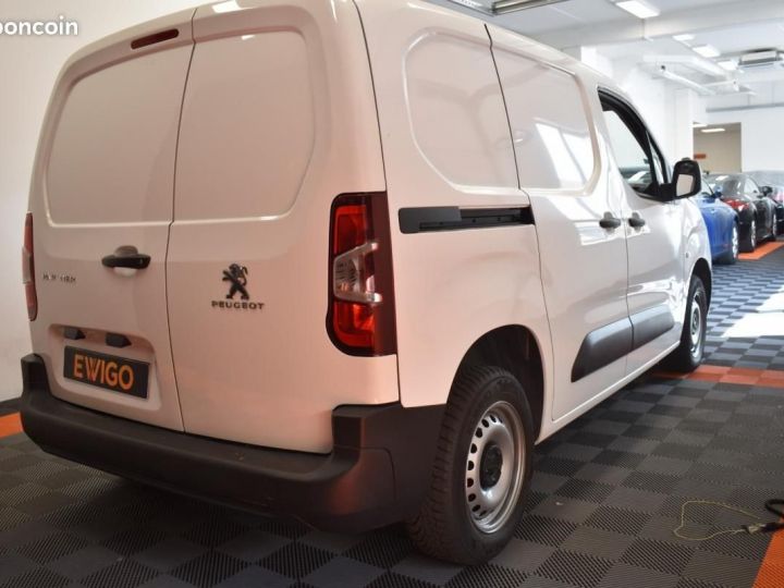 Commercial car Peugeot Partner Other VU FOURGON 1.2 PURETECH 110 1000KG L1 M GRIP START-STOP SUIVI GARANTIE 6 à 60 MOIS Autre - 6