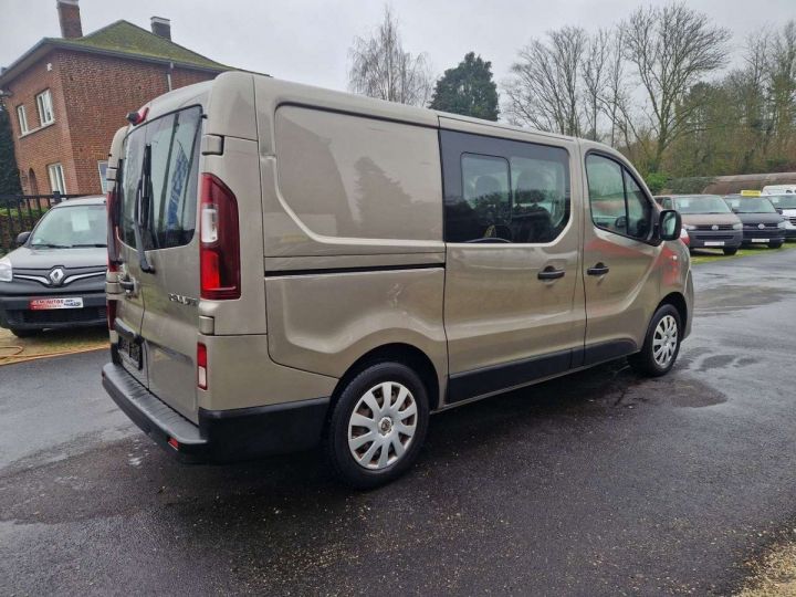 Commercial car Renault Trafic Other 1.6 DCI 120 Double Cabine Utilitaire 6 Places Beige Métallisé - 4