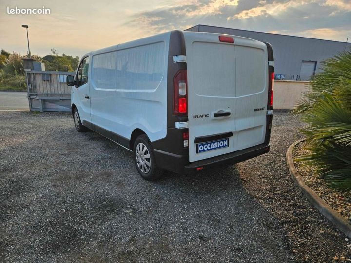 Commercial car Renault Trafic Other 3 fourgon phase 2 grand confort l2h1 2.0dci 120cv boite 6 vitesses garantie 24 mois valabe chez Blanc - 10