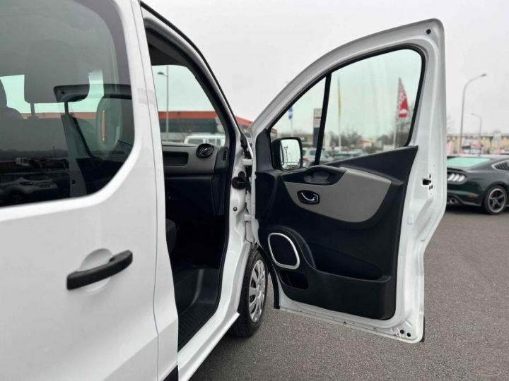 Commercial car Renault Trafic Other CABINE APPRO 6 PL GRAND CONFORT 120CH Blanc - 42