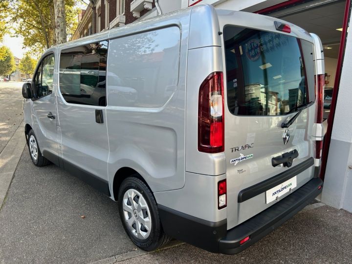 Commercial car Renault Trafic Other FLEX 3 ANTILOPE VAN L1H1 GRAND CONFORT 2800 BlueDCI 130 VAN AMENAGE 3 PLACES Gris Métalisée - 5