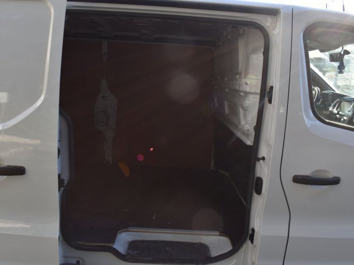 Commercial car Renault Trafic Other Fourgon Phase 2 L1H1 1000 2.0 dCi EDC6 145 cv Boîte auto Blanc - 17