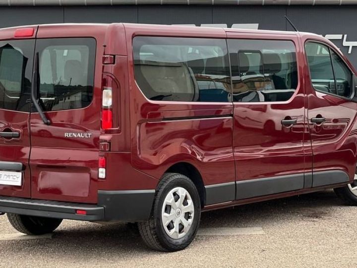 Commercial car Renault Trafic Other III COMBI (2) L2 2.0 BLUE DCI 150CH S&S ZEN 26 990 € [{src:https:\/\/cdn.dealerk.fr\/dealer\/datafiles\/vehicle\/images\/800\/1224\/0uYkVH4xsQx  - 3