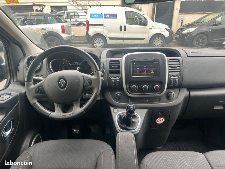 Commercial car Renault Trafic Other l2 Combi 2.0 dci 145 BV6 intens 9 places Historique d'entretien Garantie 12 mois Homologué TPMR Radar de recul Double portes latérales Autre - 5