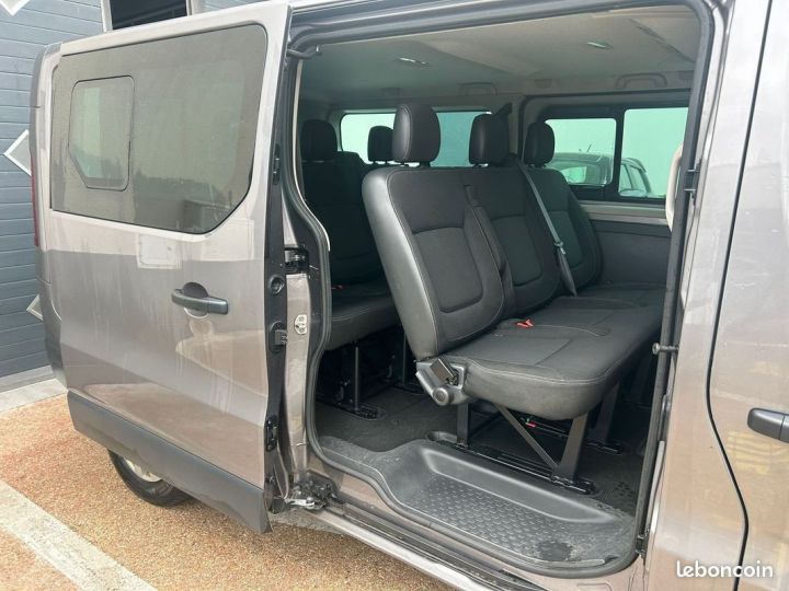 Commercial car Renault Trafic Other l2 Combi 2.0 dci 145 BV6 intens 9 places Historique d'entretien Garantie 12 mois Homologué TPMR Radar de recul Double portes latérales Autre - 8