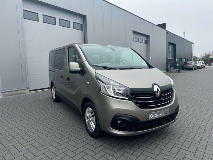 Commercial car Renault Trafic Other Passenger 1.6 dCi Energy Twin Turbo Luxe -8 PLACES Beige Métallisé - 1