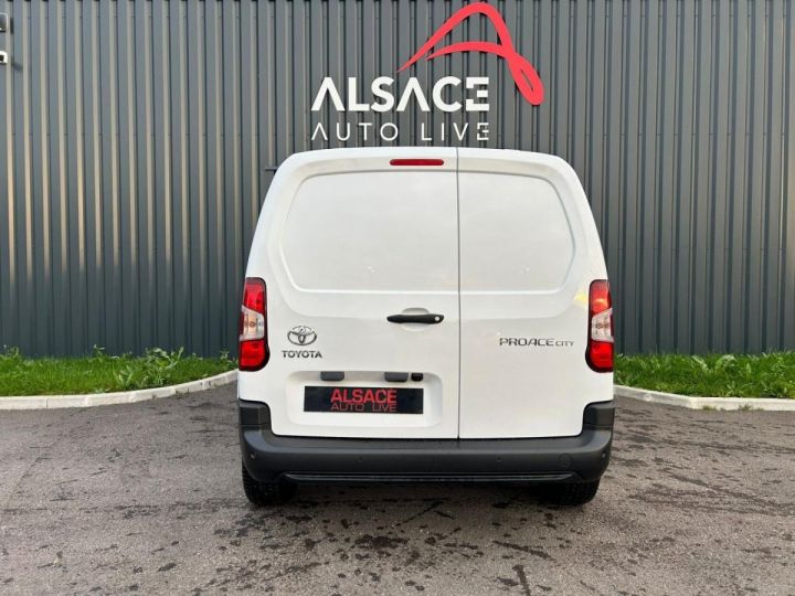 Commercial car Toyota ProAce Other CITY 1.5 100 CH Medium Business - 3 PLACES - 15 750HT BLANC - 4