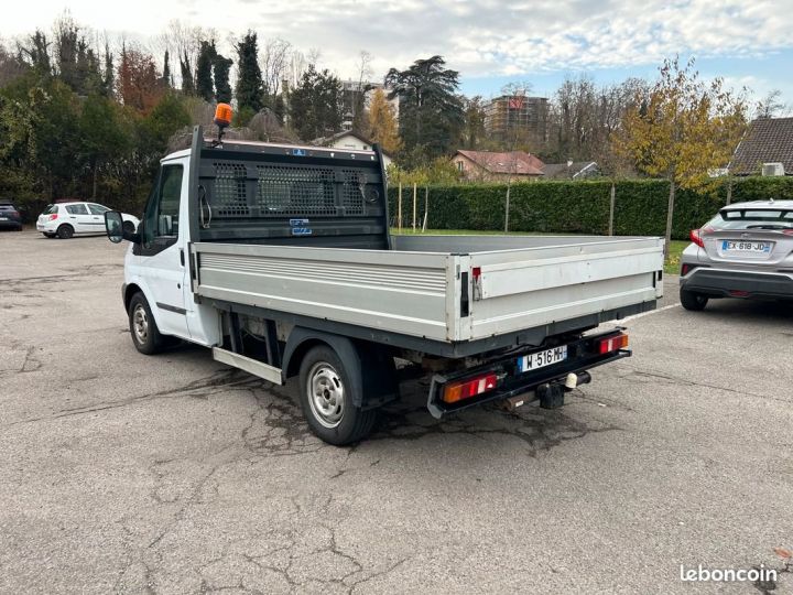 Commercial car Ford Transit Platform body Plateau 2.2 TDCI 100 1ere Main Moteur à chaîne 8990 euros Blanc - 2