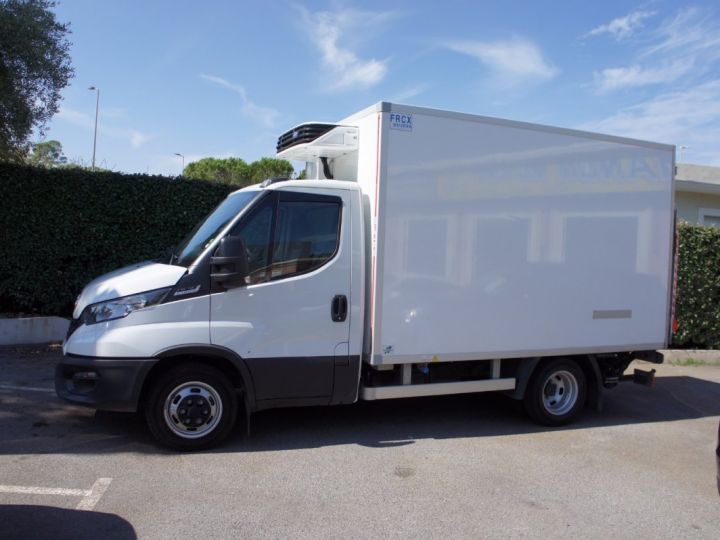 Commercial car Iveco Daily Refrigerated body IVECO DAILY V (2) CAISSE FRIGORIFIQUE 2.3 TD 35C14HA8 35-140 Blanc - 3