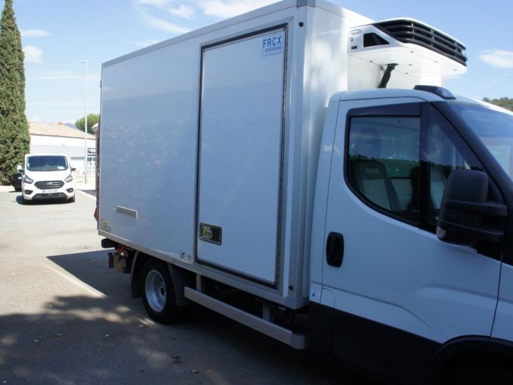 Commercial car Iveco Daily Refrigerated body IVECO DAILY V (2) CAISSE FRIGORIFIQUE 2.3 TD 35C14HA8 35-140 Blanc - 5