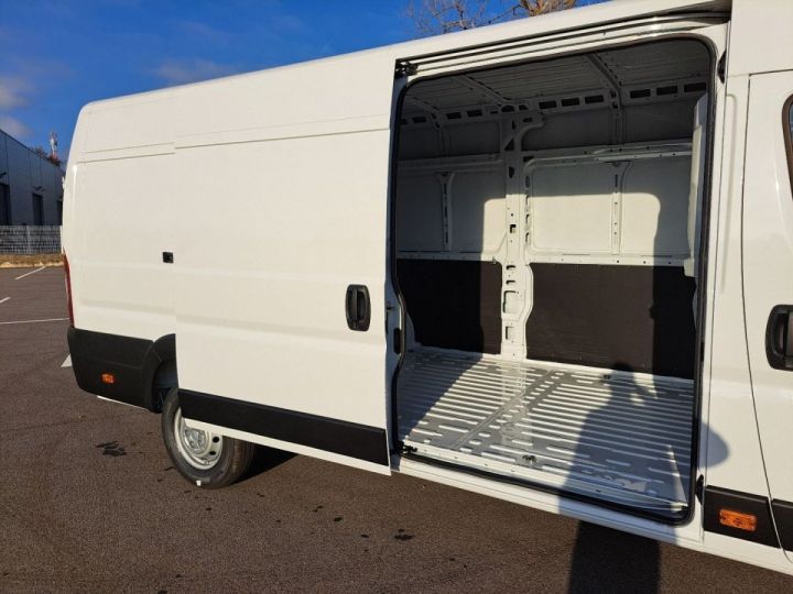 Commercial car Citroen Jumper Steel panel van FOURGON TOLE MAXI 35 L4H2 140 S&S BVM6 Blanc - 22