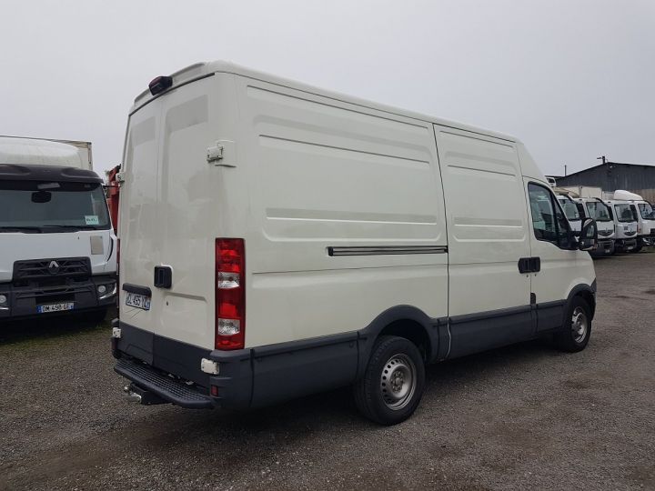 Commercial car Iveco Daily Steel panel van 35 S 134 MS V12 2.3hpi BLANC - 2