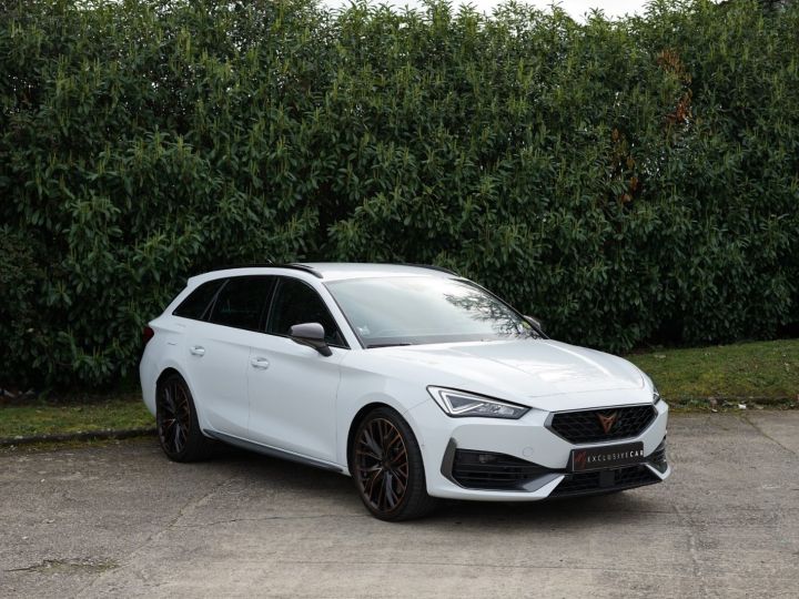 Cupra Leon SportsTourer 2.0 TSI 300 Ch VZ Cup - 653 €/mois - MALUS Payé - 1ère Main - Sièges Sport Carbone - PARFAIT Etat - Pn. AV NEUFS - Gar. PREMIUM 12 Mois Blanc Nevada Métallisé - 3