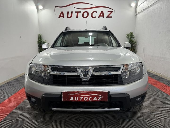 Dacia Duster 1.5 dCi 110 4x4 Prestige +ATTELAGE Gris Clair - 3