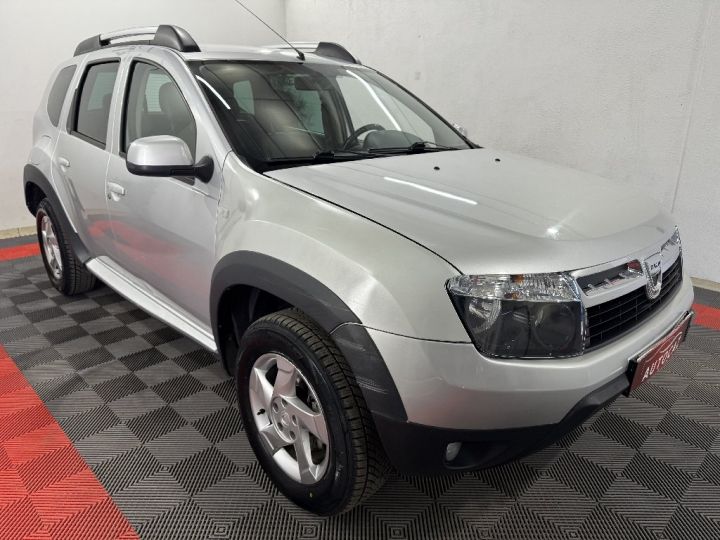 Dacia Duster 1.5 dCi 110 4x4 Prestige +ATTELAGE Gris Clair - 4