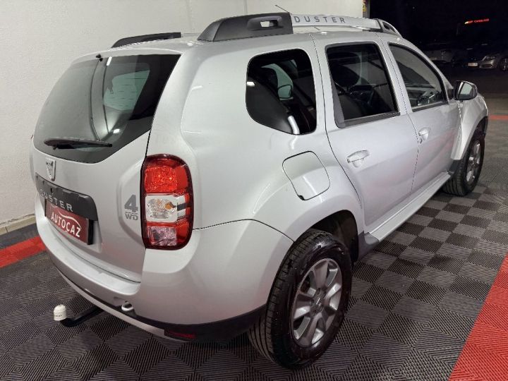 Dacia Duster 1.5 dCi 110 4x4 Prestige +ATTELAGE*PREMIERE MAIN Gris Clair - 8