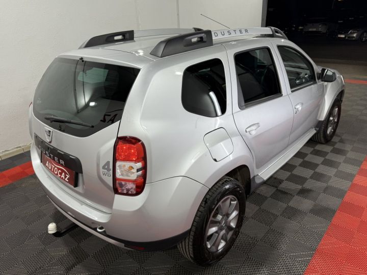 Dacia Duster 1.5 dCi 110 4x4 Prestige +ATTELAGE*PREMIERE MAIN Gris Clair - 21