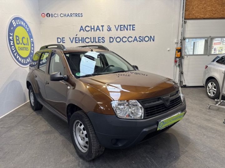 Dacia Duster 1.6 16V 105CH AMBIANCE 4X2 BVM6 Marron - 2