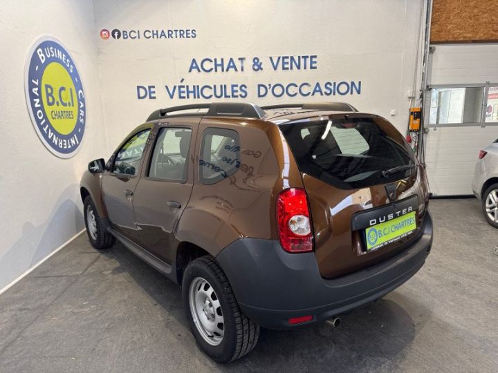 Dacia Duster 1.6 16V 105CH AMBIANCE 4X2 BVM6 Marron - 4