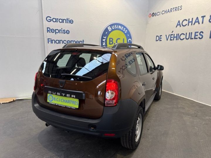 Dacia Duster 1.6 16V 105CH AMBIANCE 4X2 BVM6 Marron - 5