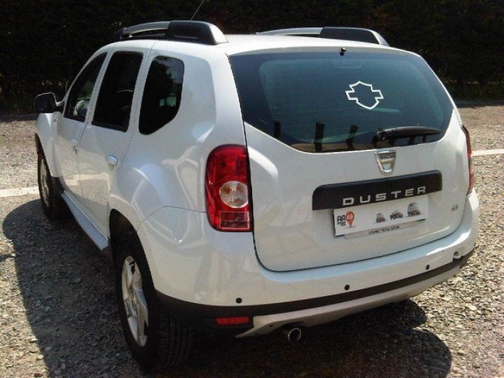 Dacia Duster 1.6 DCI 110 CV 4X2 LAUREATE     Diesel BLANC - 13