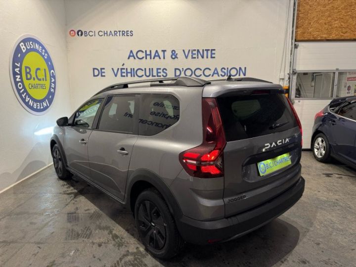 Dacia Jogger 1.0 ECO-G 100CH EXPRESSION 5 PLACES -24 Gris - 4