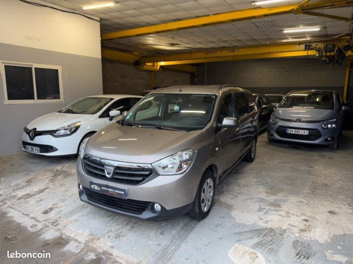 Dacia Lodgy 1.2 115CH Laureate Première main en excellent état Beige - 1