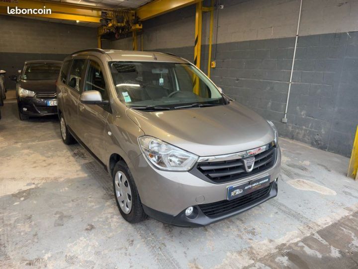 Dacia Lodgy 1.2 115CH Laureate Première main en excellent état Beige - 2