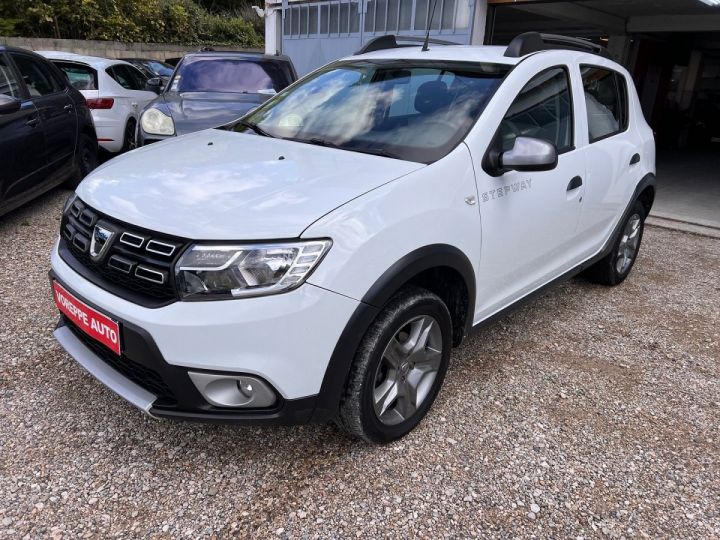 Dacia Sandero 0.9 TCE 90CH STEPWAY / CREDIT / CRITAIR 1 / 1 ERE MAIN / Blanc - 1