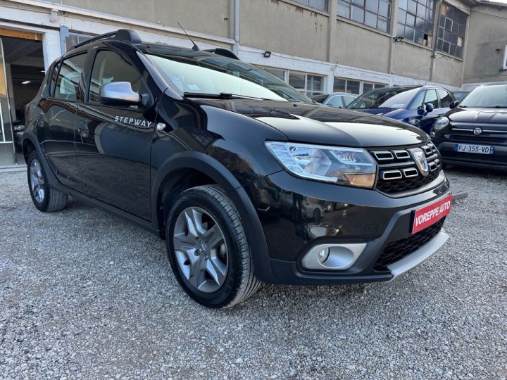 Dacia Sandero 1.0 ECO-G 100CH STEPWAY/ 1 ERE MAIN / CREDIT / CRITAIR 1 / GARANTIE 6 MOIS/ Noir - 3