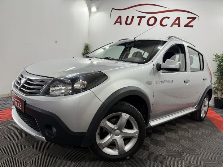 Dacia Sandero STEPWAY 1.6 MPI 90 LAUREATE +92000KMS Gris Clair - 2