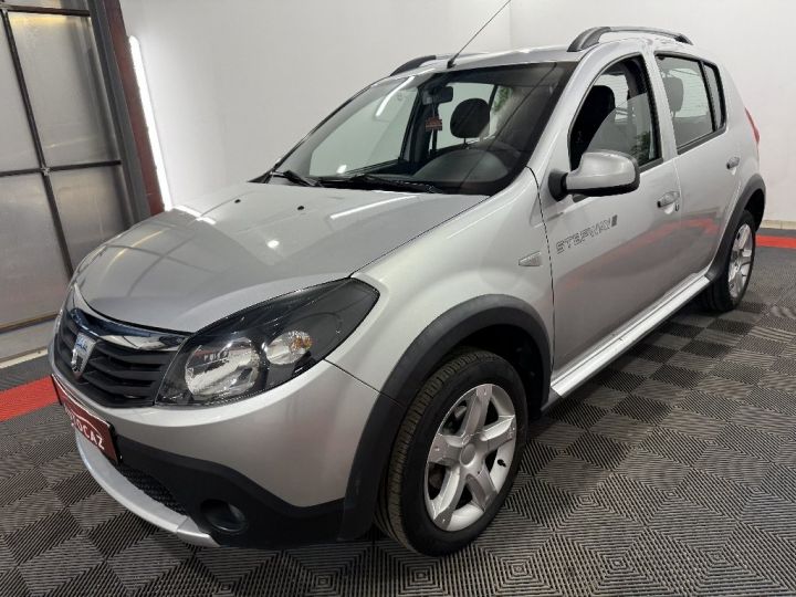 Dacia Sandero STEPWAY 1.6 MPI 90 LAUREATE +92000KMS Gris Clair - 3