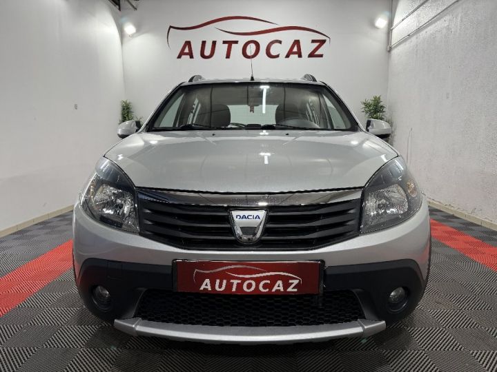 Dacia Sandero STEPWAY 1.6 MPI 90 LAUREATE +92000KMS Gris Clair - 4