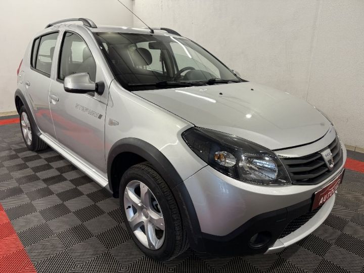 Dacia Sandero STEPWAY 1.6 MPI 90 LAUREATE +92000KMS Gris Clair - 5