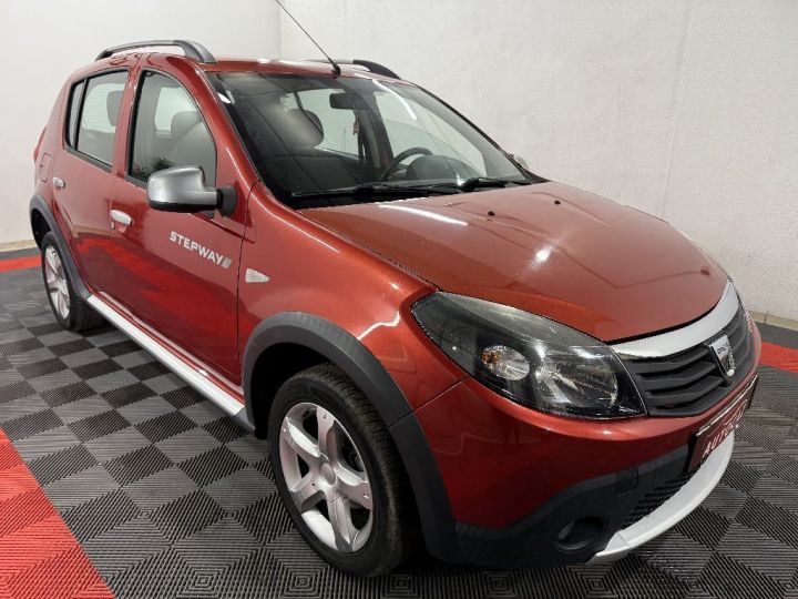 Dacia Sandero STEPWAY 1.6 MPI 90CV Rouge - 5