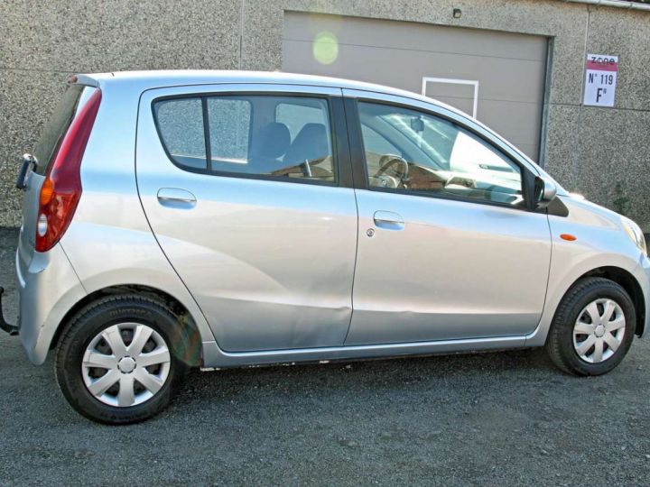 Daihatsu CUORE 1.0i Top Argent Métallisé - 6