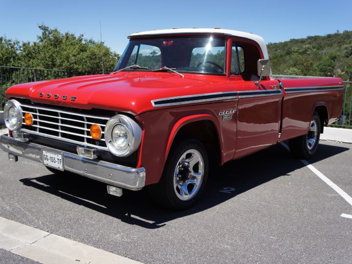 Dodge D Series DODGE D200 V8 6.3L PICK-UP 1967 RESTAURE COMPLETEMENT!!!!!! Rouge - 2